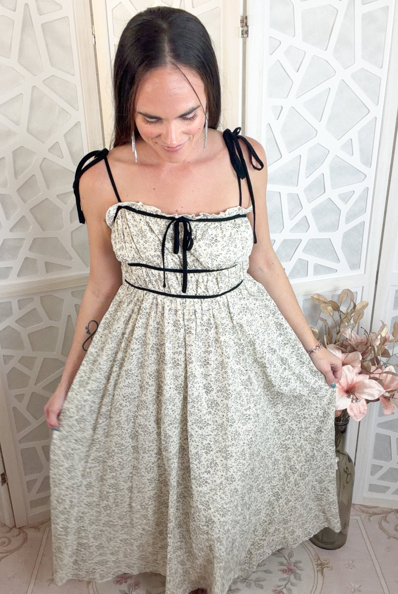 Aria Floral Contrast Trim Maxi Dress - Bella Blossom Boutique