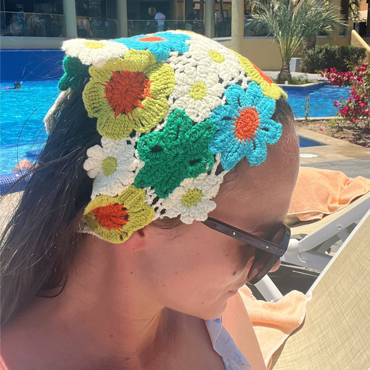 Boho Floral Crochet Headband – Hand-Stitched Flower Hair  display picture 1