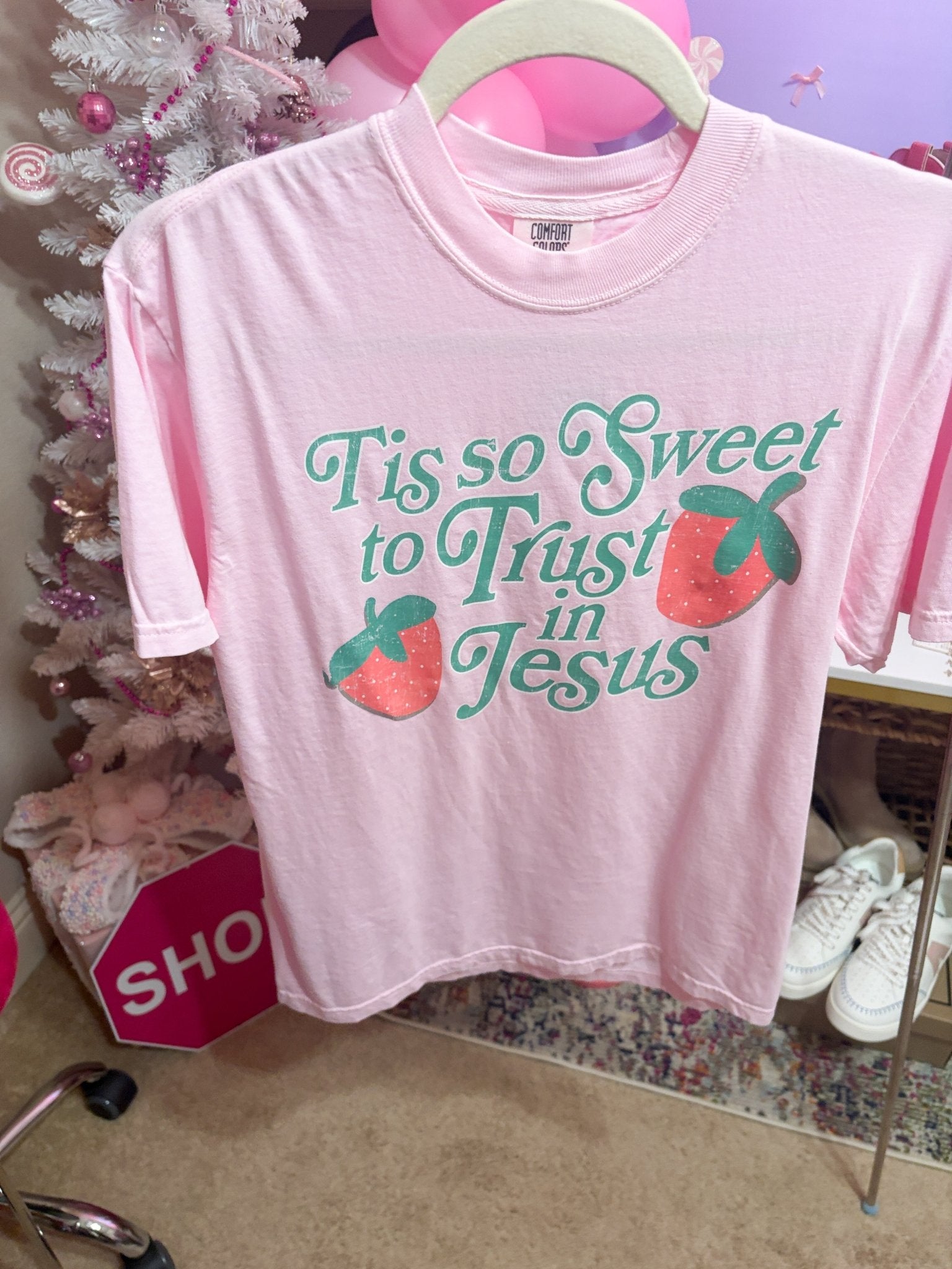 'Tis So Sweet To Trust In Jesus Strawberry Faith Tee - Bella Blossom Boutique