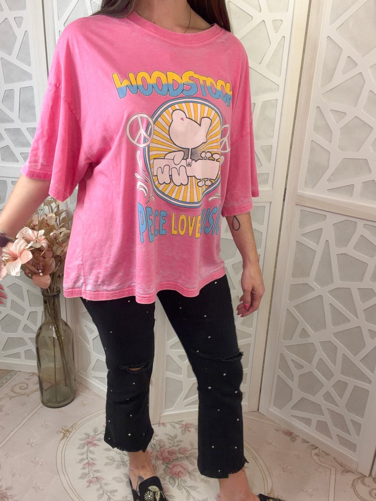 Woodstock Vintage Oversized Graphic Tee – Retro Peace & Music T-Shirt - Bella Blossom Boutique